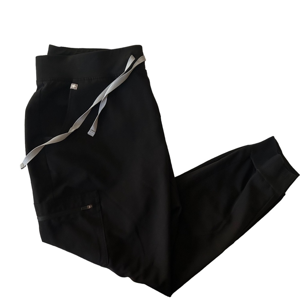 Figs black womens scrub jogger bottoms size large, fits more like medium